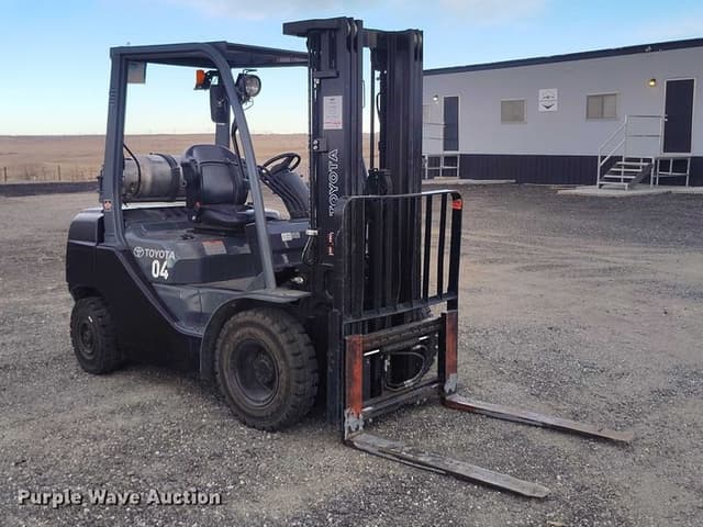 Image of Toyota 8FGU25 equipment image 2