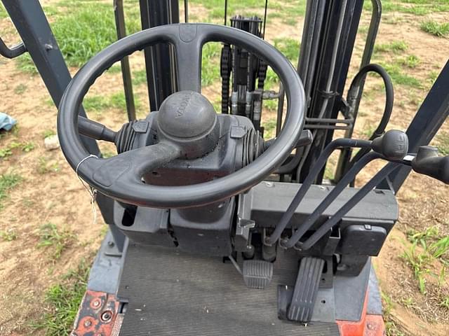 Image of Toyota 7FBEU20  equipment image 4