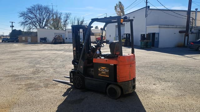 Image of Toyota 7FBCU25 equipment image 2