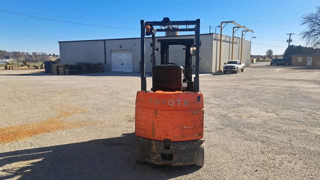 Image of Toyota 7FBCU25 equipment image 3