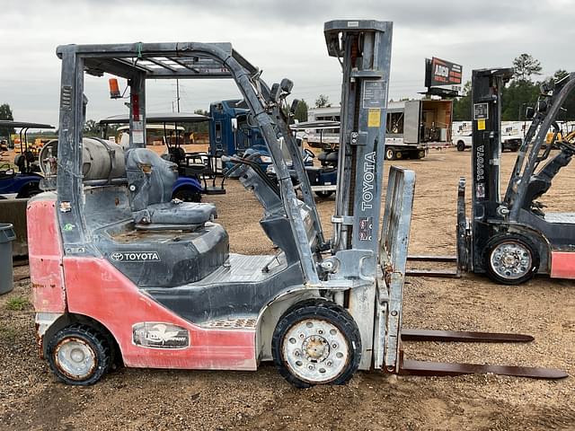 Image of Toyota 8FGCU25 equipment image 3