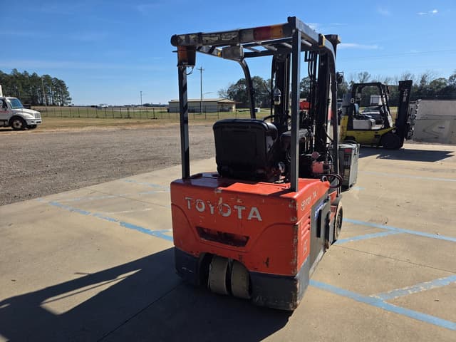 Image of Toyota 7FBEU18 equipment image 4