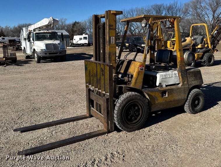 Toyota FG30 Equipment Image0