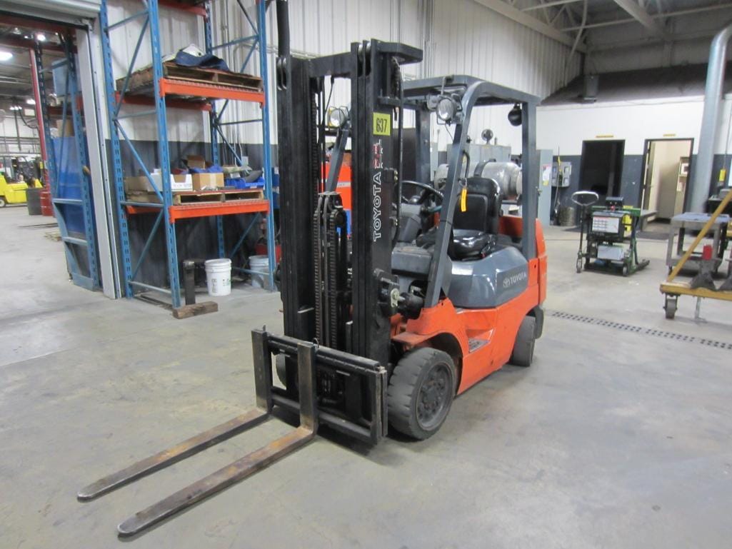 Main image Toyota 7FGCU25