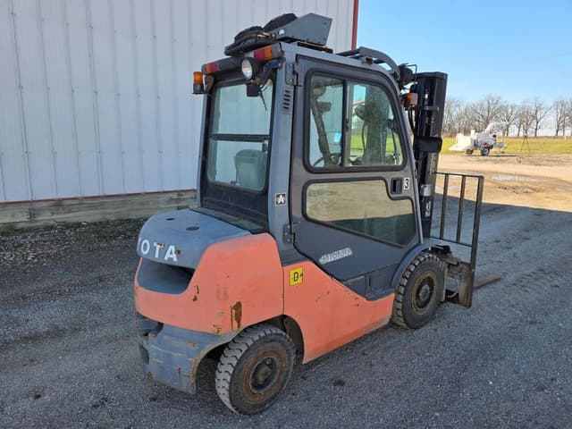 Image of Toyota 8FDU25 equipment image 3