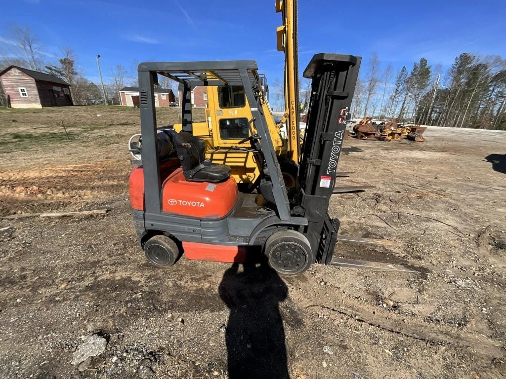 2017 Toyota 42-6FGCU20 Equipment Image0