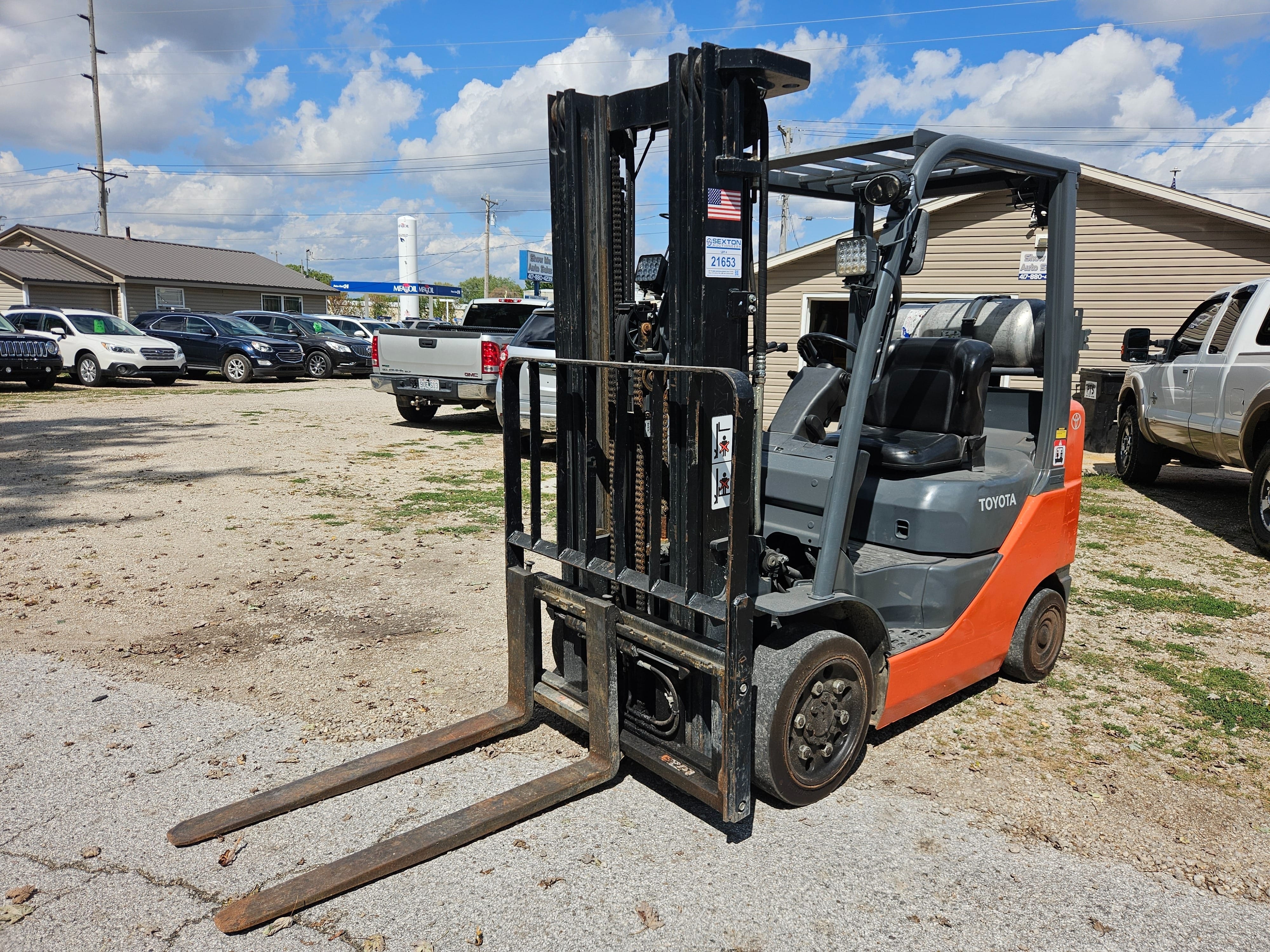 Toyota 8FGCU25 Equipment Image0