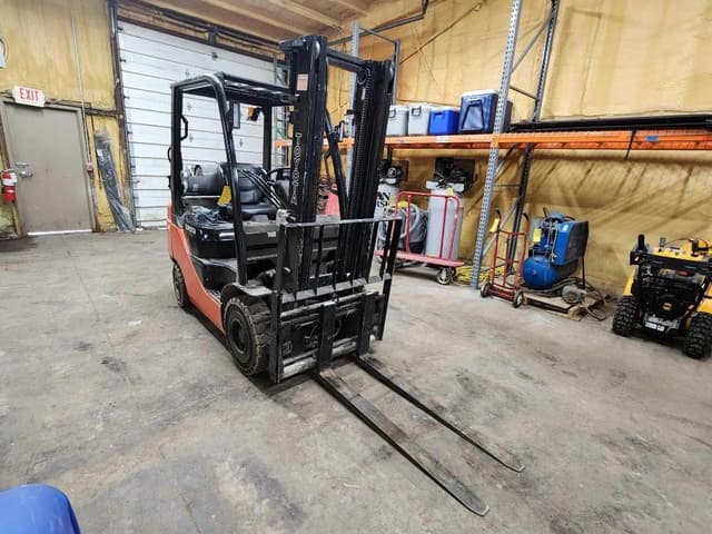 Image of Toyota 8FGU18 equipment image 4