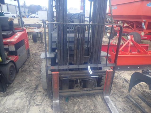 Image of Toyota 8FGU25 equipment image 4