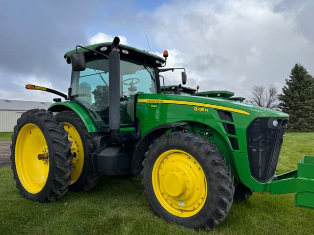 Image of John Deere 8225R equipment image 3