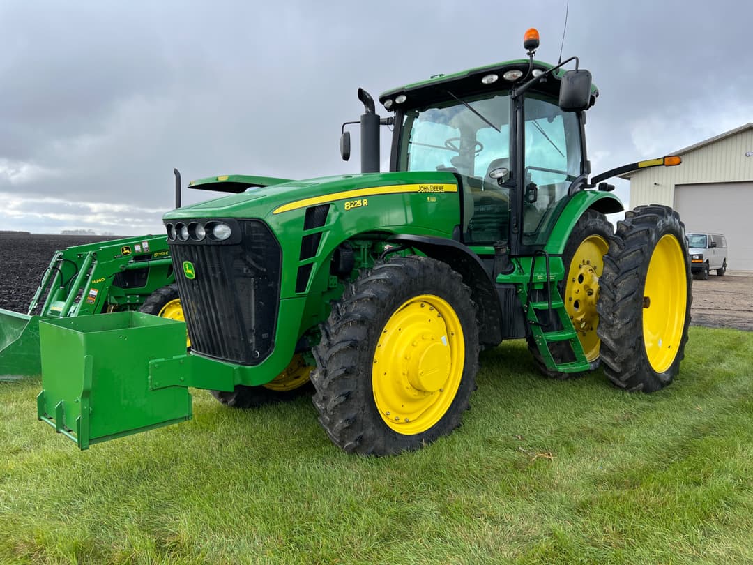 Image of John Deere 8225R Primary image