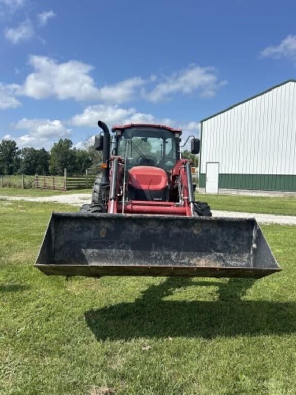Image of Case IH Farmall 110C equipment image 2