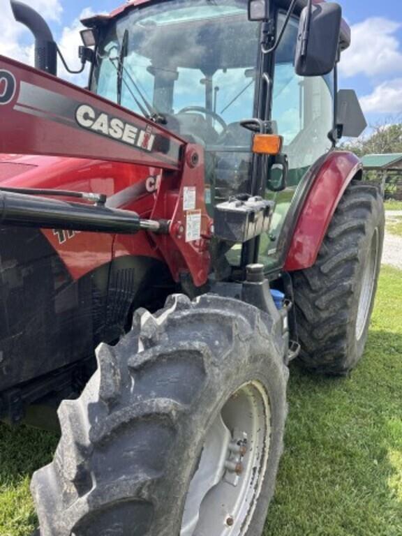Image of Case IH Farmall 110C equipment image 3