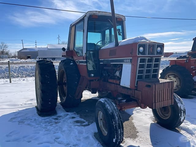 Image of International Harvester 1086 equipment image 1