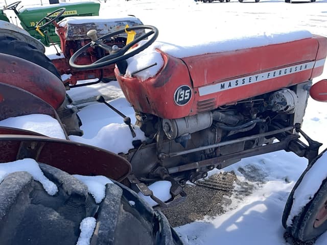 Image of Massey Ferguson 135 equipment image 4