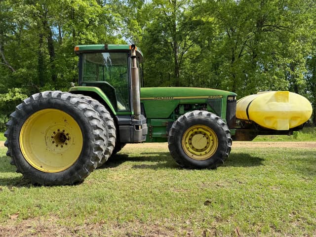 Image of John Deere 8200 equipment image 1