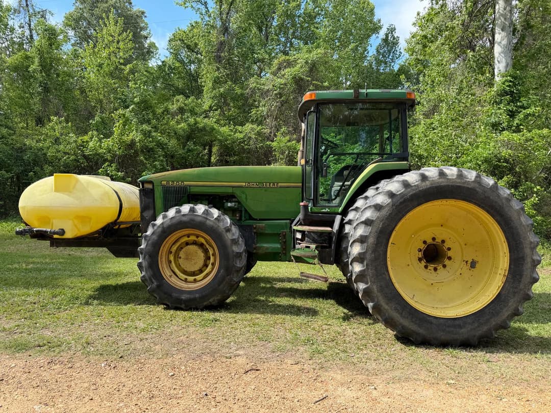 Image of John Deere 8200 Primary image