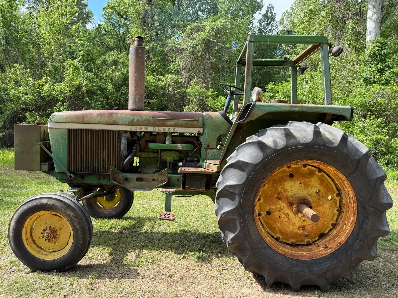 John Deere 4430 Equipment Image0