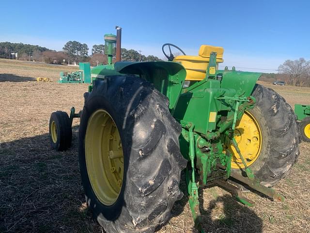 Image of John Deere 4020 equipment image 4