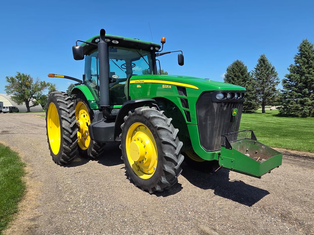 Image of John Deere 8225R Primary image