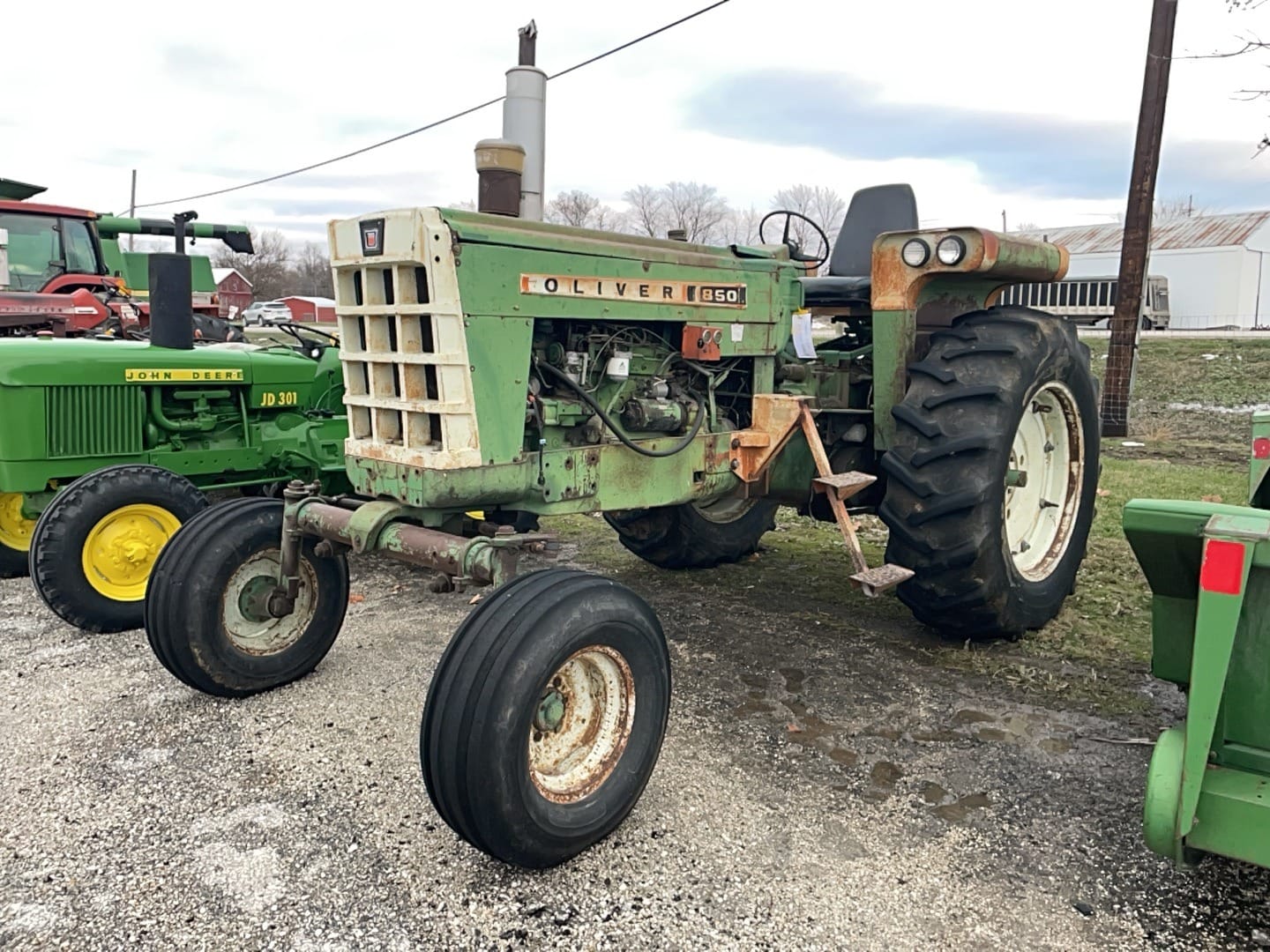 Oliver 1850 Equipment Image0