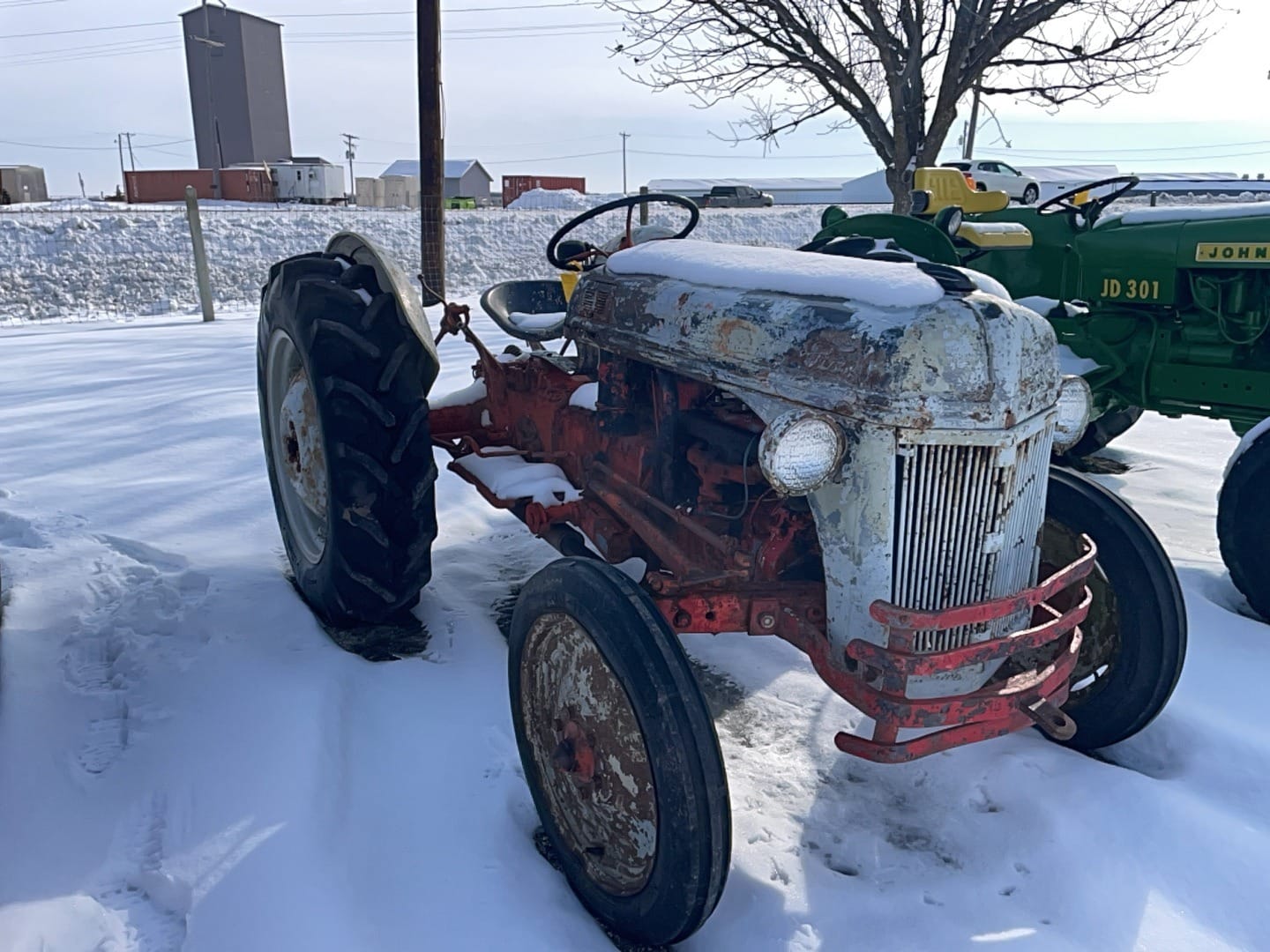 Ford 8N Equipment Image0