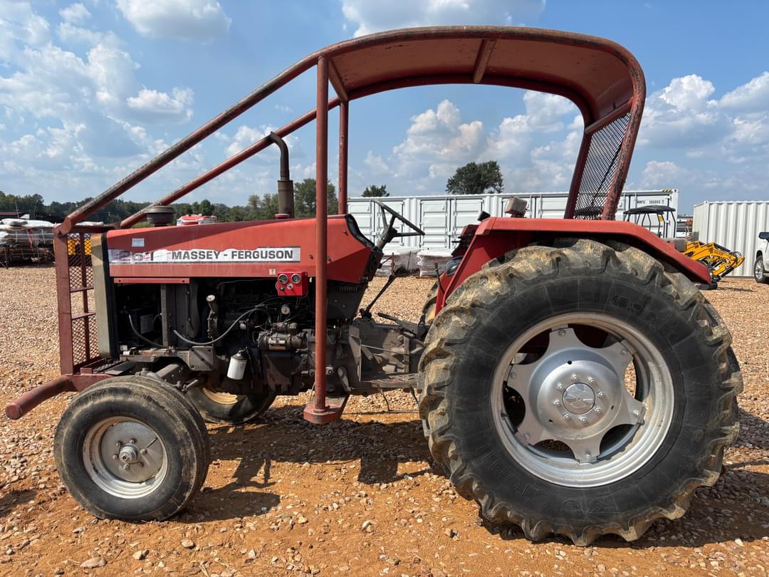 Image of Massey Ferguson 261 Primary image