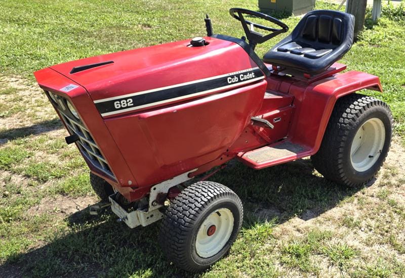 Main image Cub Cadet 682