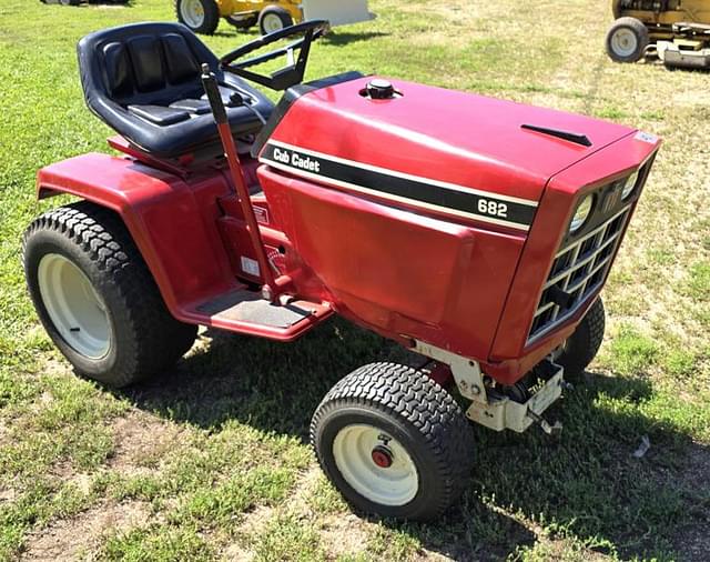 Image of Cub Cadet 682 equipment image 1