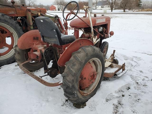 Image of Farmall B equipment image 2