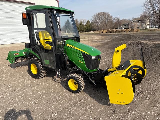 Image of John Deere 1025R equipment image 2