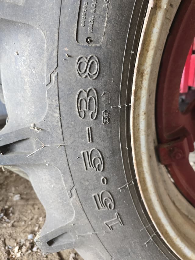 Image of Farmall M equipment image 3