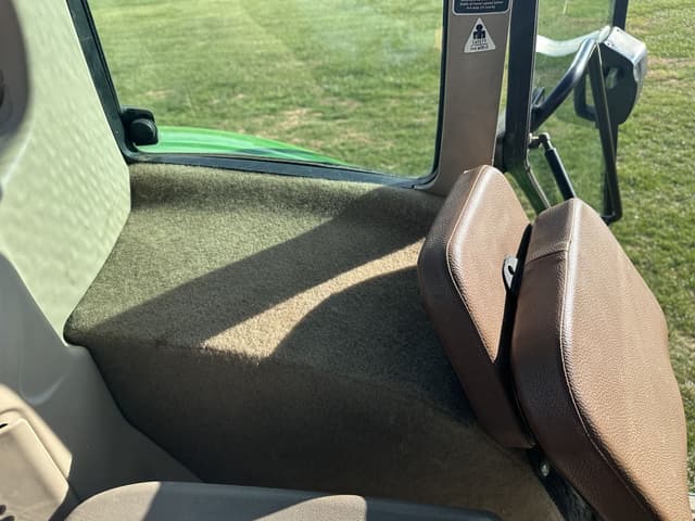 Image of John Deere 7130 equipment image 4