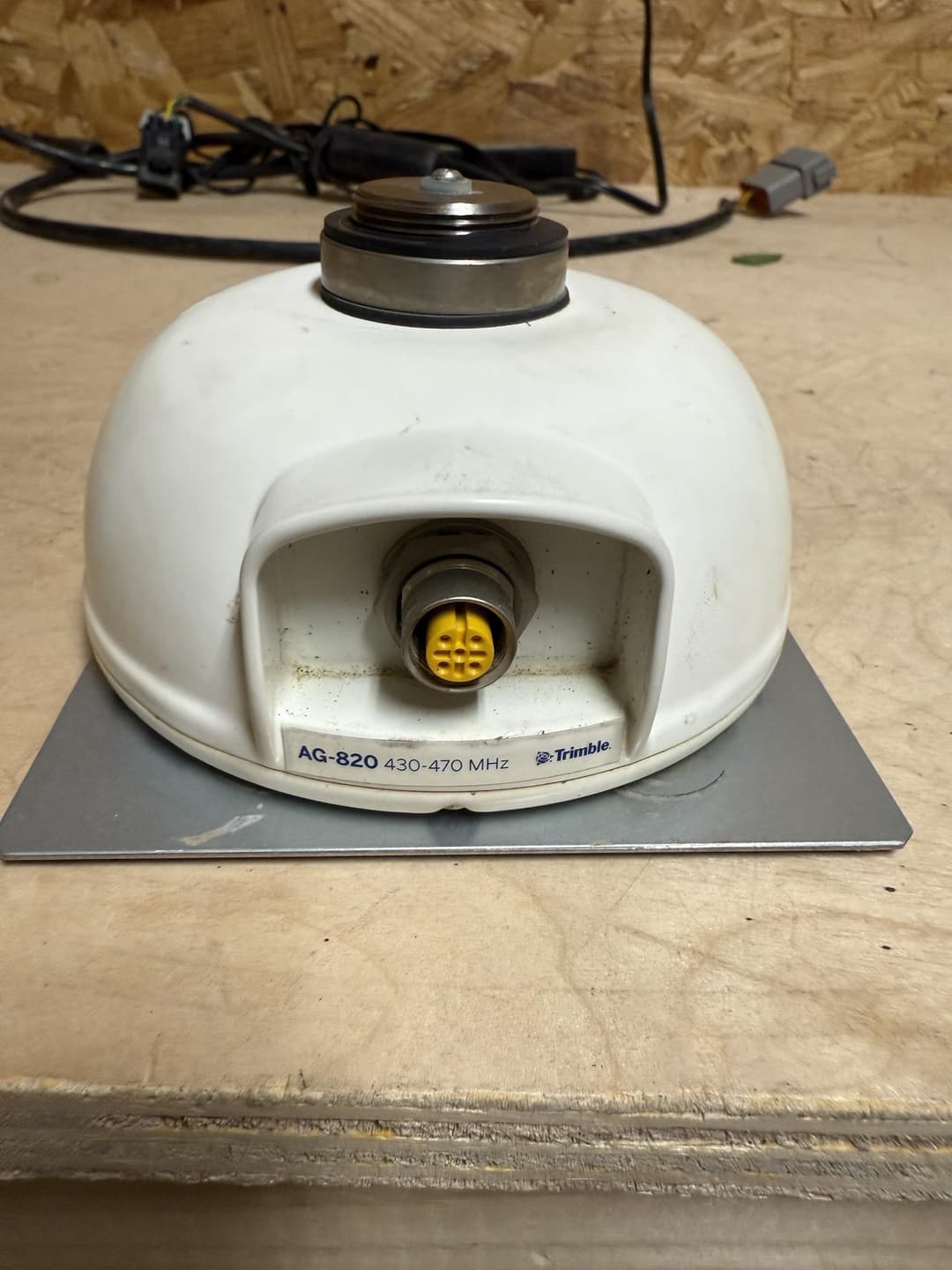 Image of Trimble AG820 Image 1