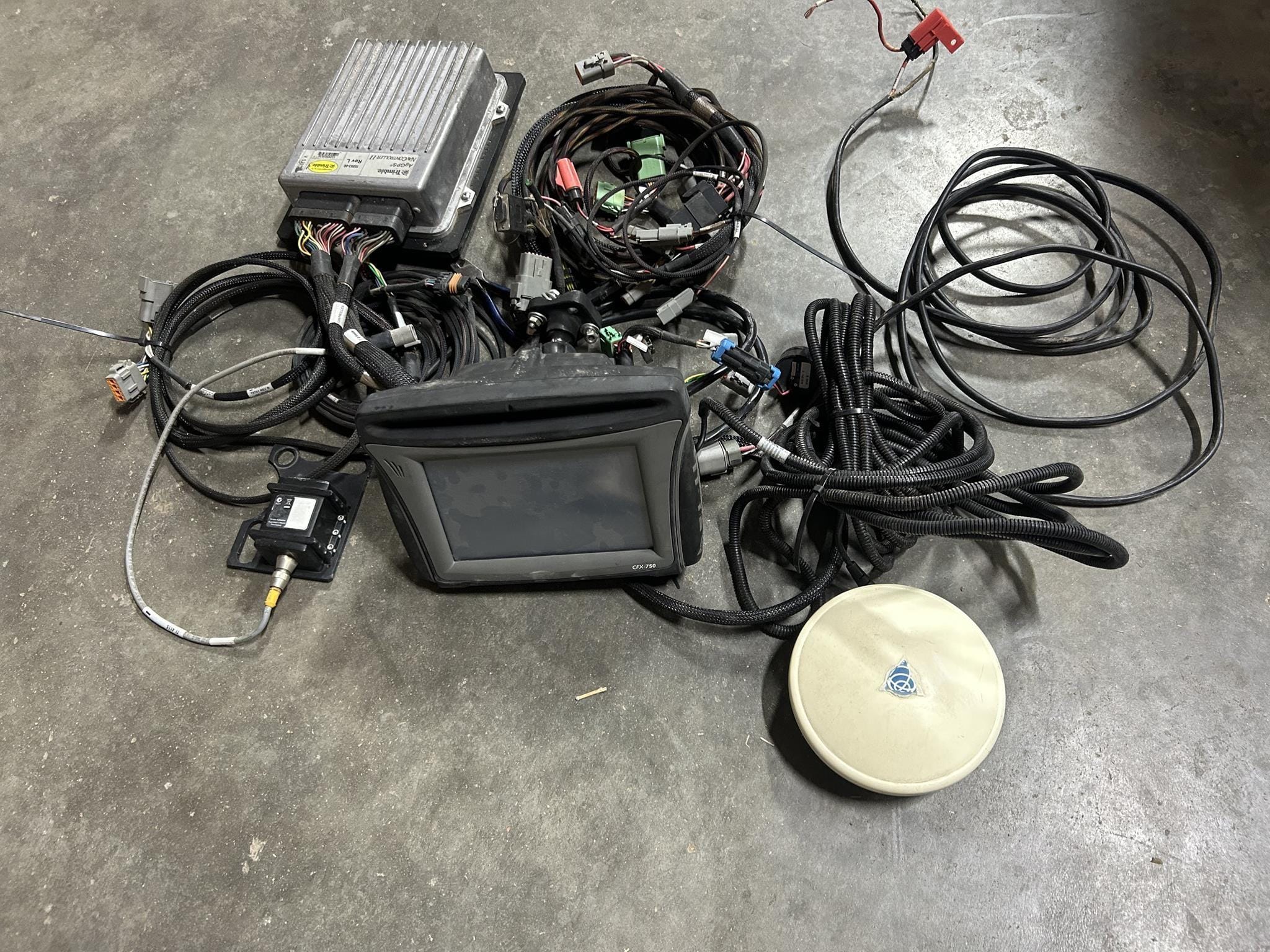 Trimble CFX750 Equipment Image0