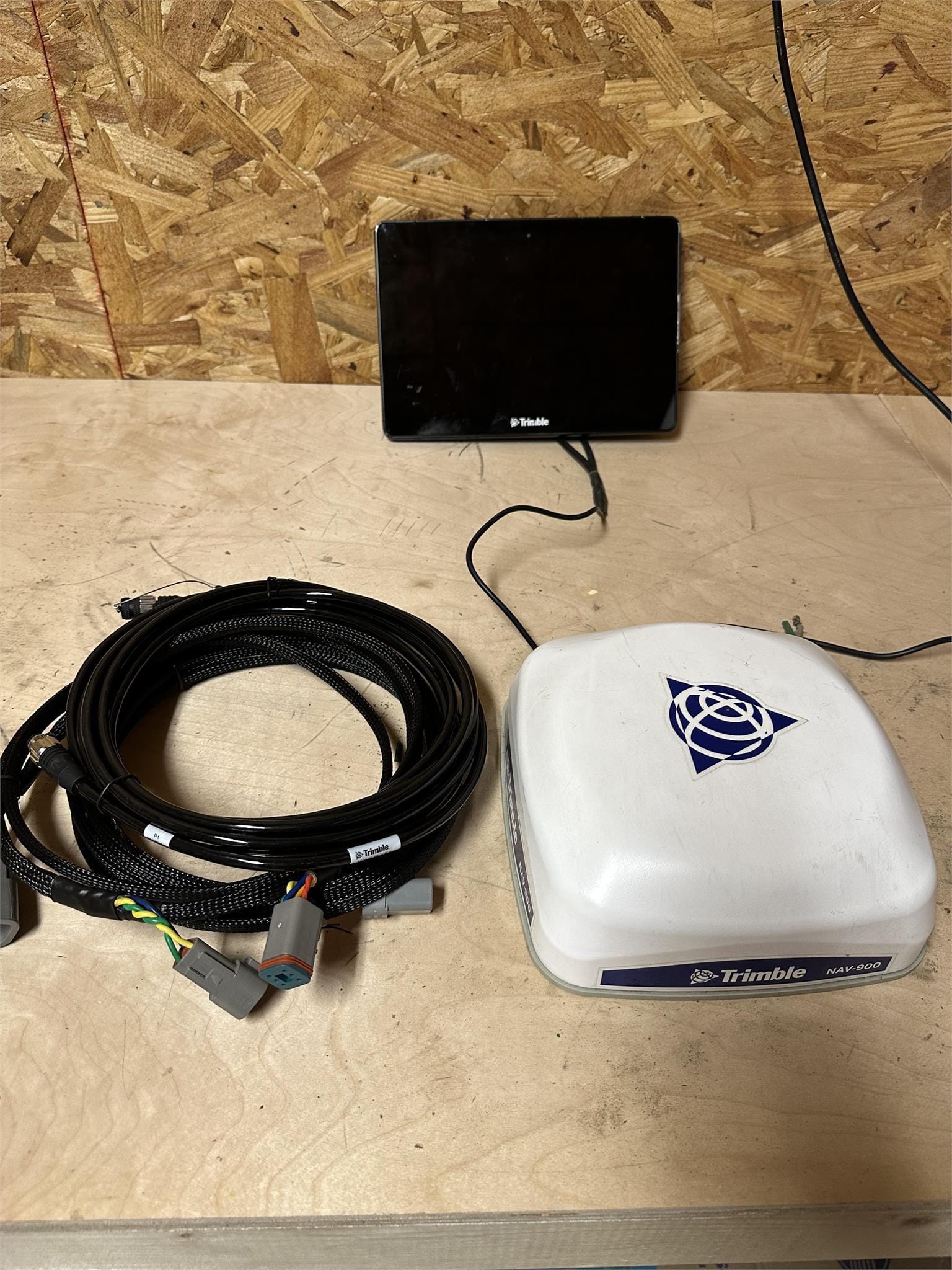 Trimble NAV-900 Equipment Image0