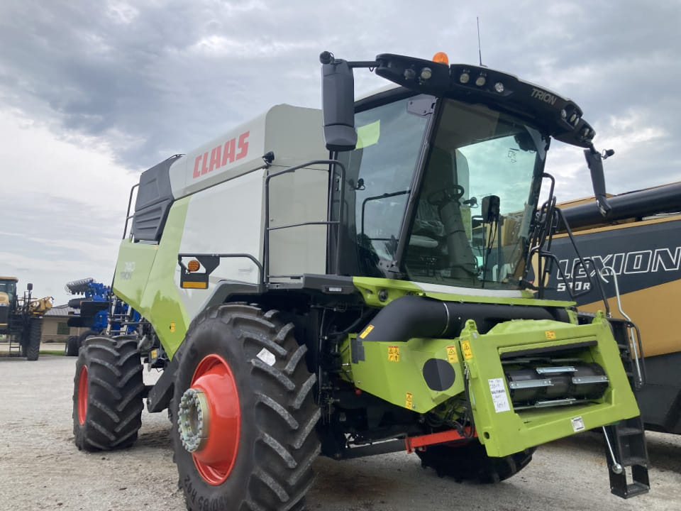 Main image CLAAS Trion 740