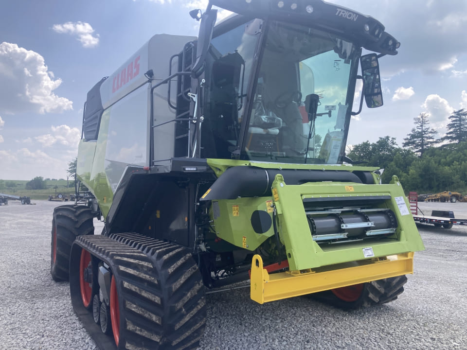 Main image CLAAS Trion 740TT