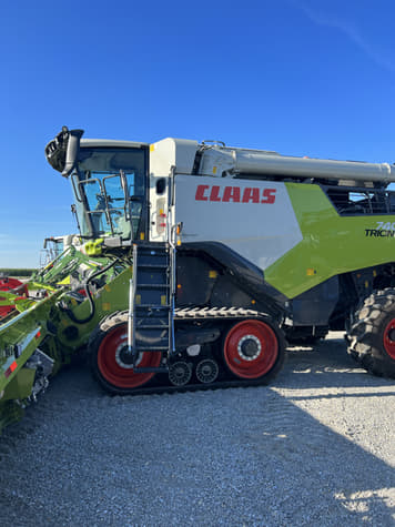 Main image CLAAS Trion 740TT