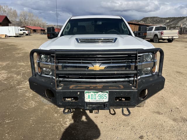 Image of GMC 3500HD equipment image 2