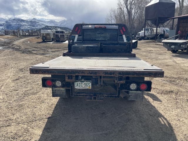 Image of GMC 3500HD equipment image 4