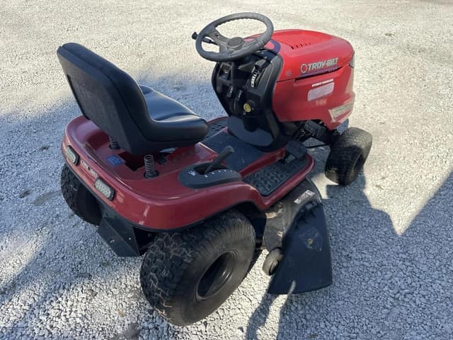 Image of Troy Bilt Bronco equipment image 2