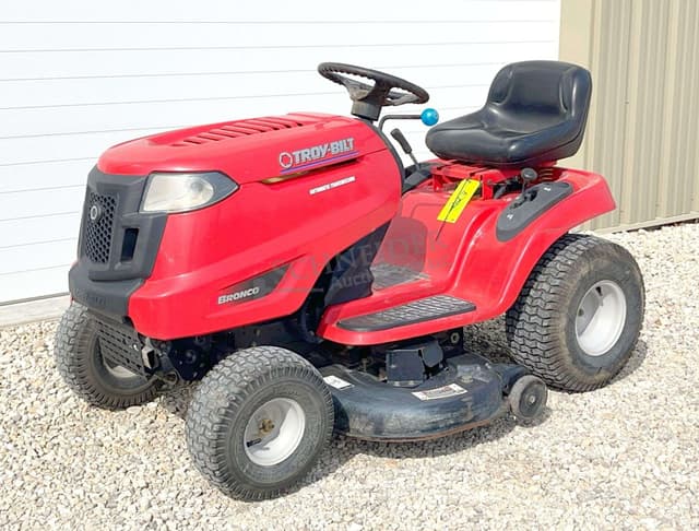 Image of Troy Bilt Bronco equipment image 1