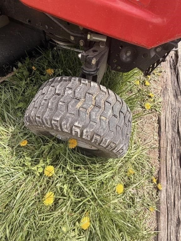 Image of Troy Bilt Bronco equipment image 4