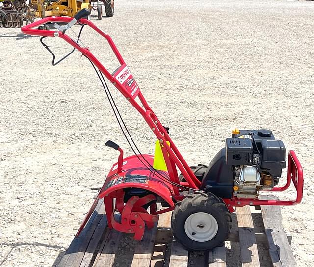 Image of Troy Bilt Super Bronco equipment image 2