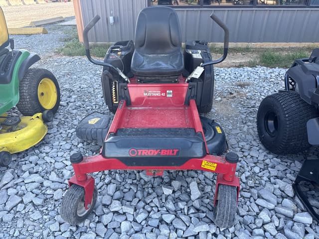 Image of Troy Bilt Mustang 42 equipment image 1