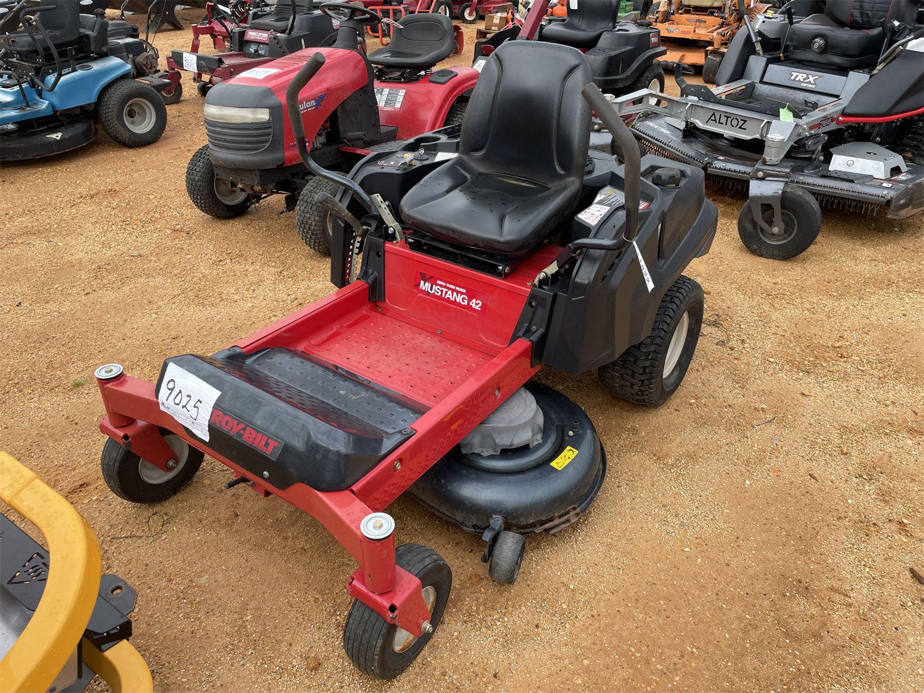 Main image Troy Bilt Mustang 42