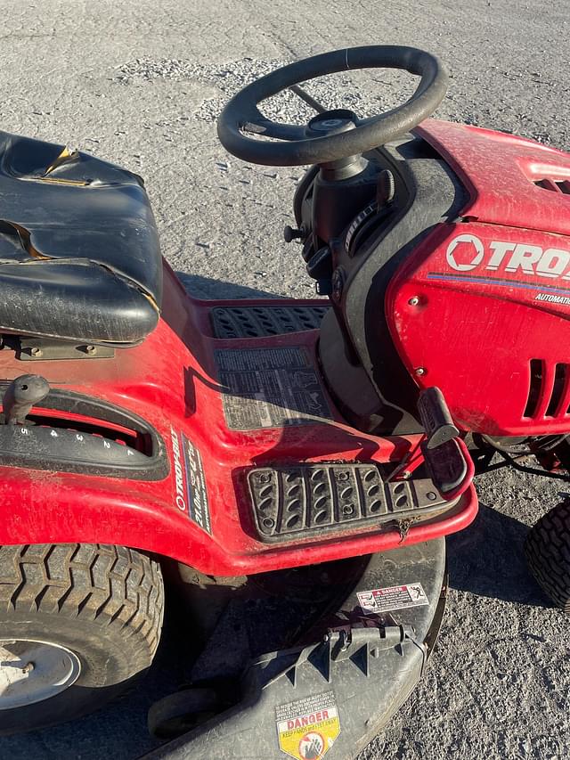 Image of Troy Bilt Super Bronco equipment image 4