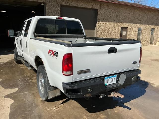 Image of Ford F-250 equipment image 2
