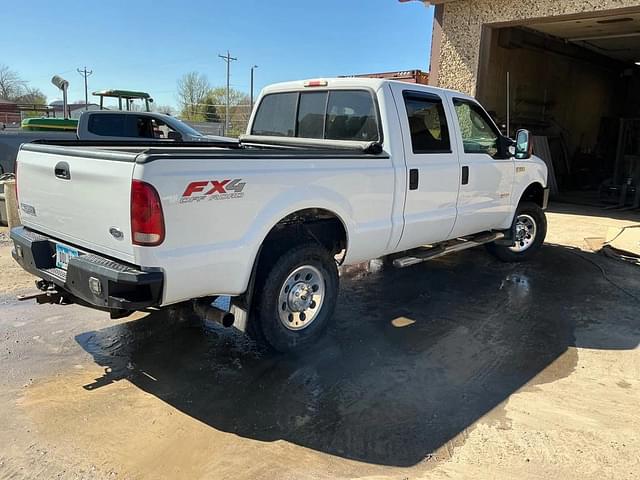 Image of Ford F-250 equipment image 3